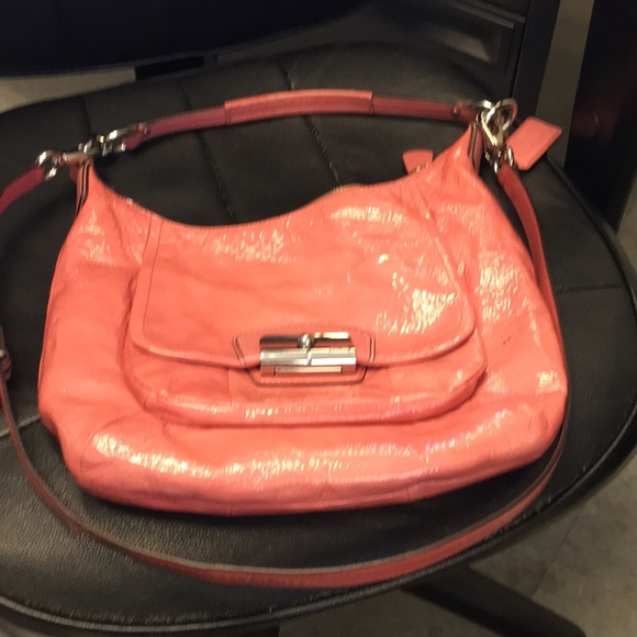 Pink Coach hobo bag - Picture 3 of 7